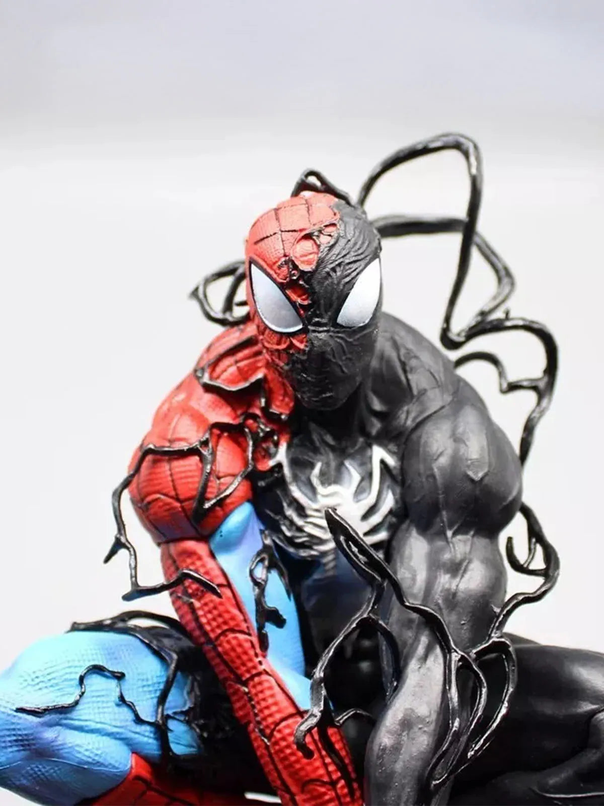 40 cm Spider Venom Premium Figure with Led Lights