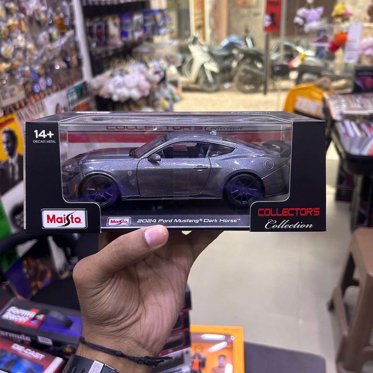 1:24 Maisto 2024 Ford Mustang Dark Horse Die Cast Car