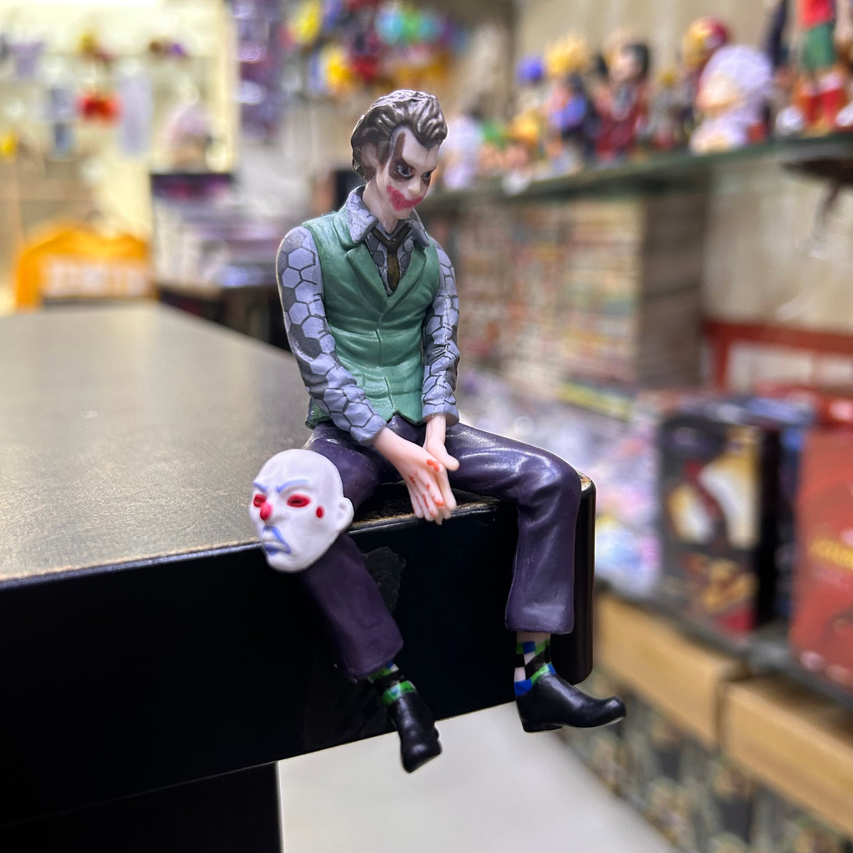 10 cm mini Joker sitting Figure
