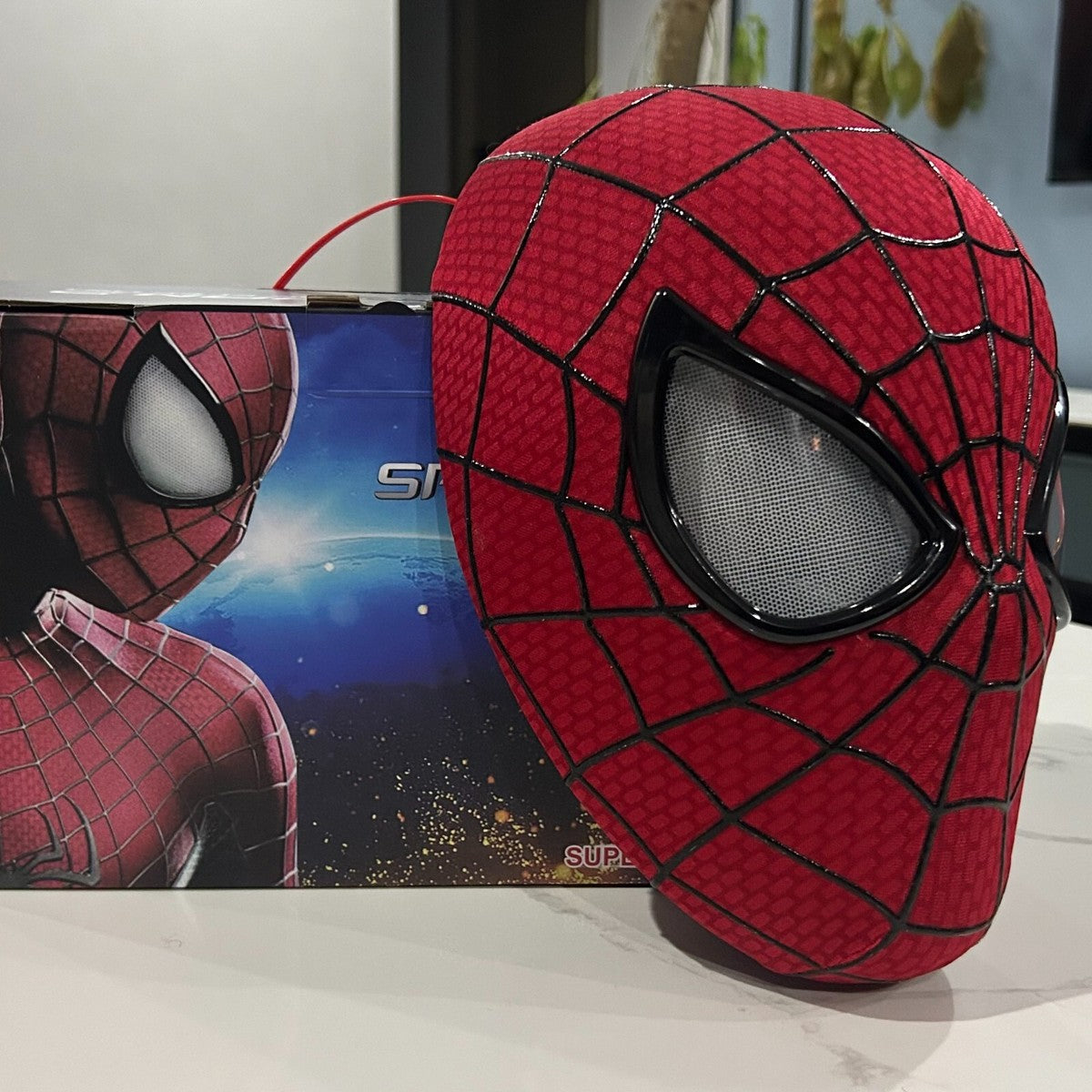 The Amazing Spiderman Andrew Garfield JAW Control Spiderman Mask with LED Lights