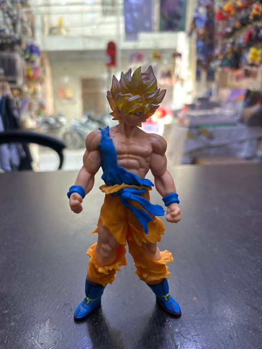 Super Saiyan Goku Figure