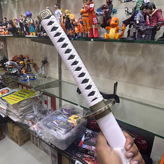 Defective Katanas (104 cm)- These were broken from the handle during shipping (bad handling by courier companies)they and are now fixed with the help of super glue and are just display pieces they DO NOT OPEN you can just put them on the stand for display