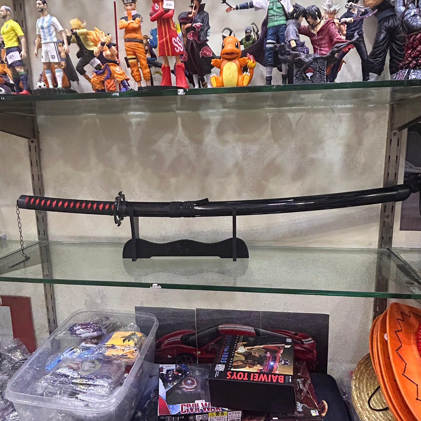 Defective Katanas (104 cm)- These were broken from the handle during shipping (bad handling by courier companies)they and are now fixed with the help of super glue and are just display pieces they DO NOT OPEN you can just put them on the stand for display