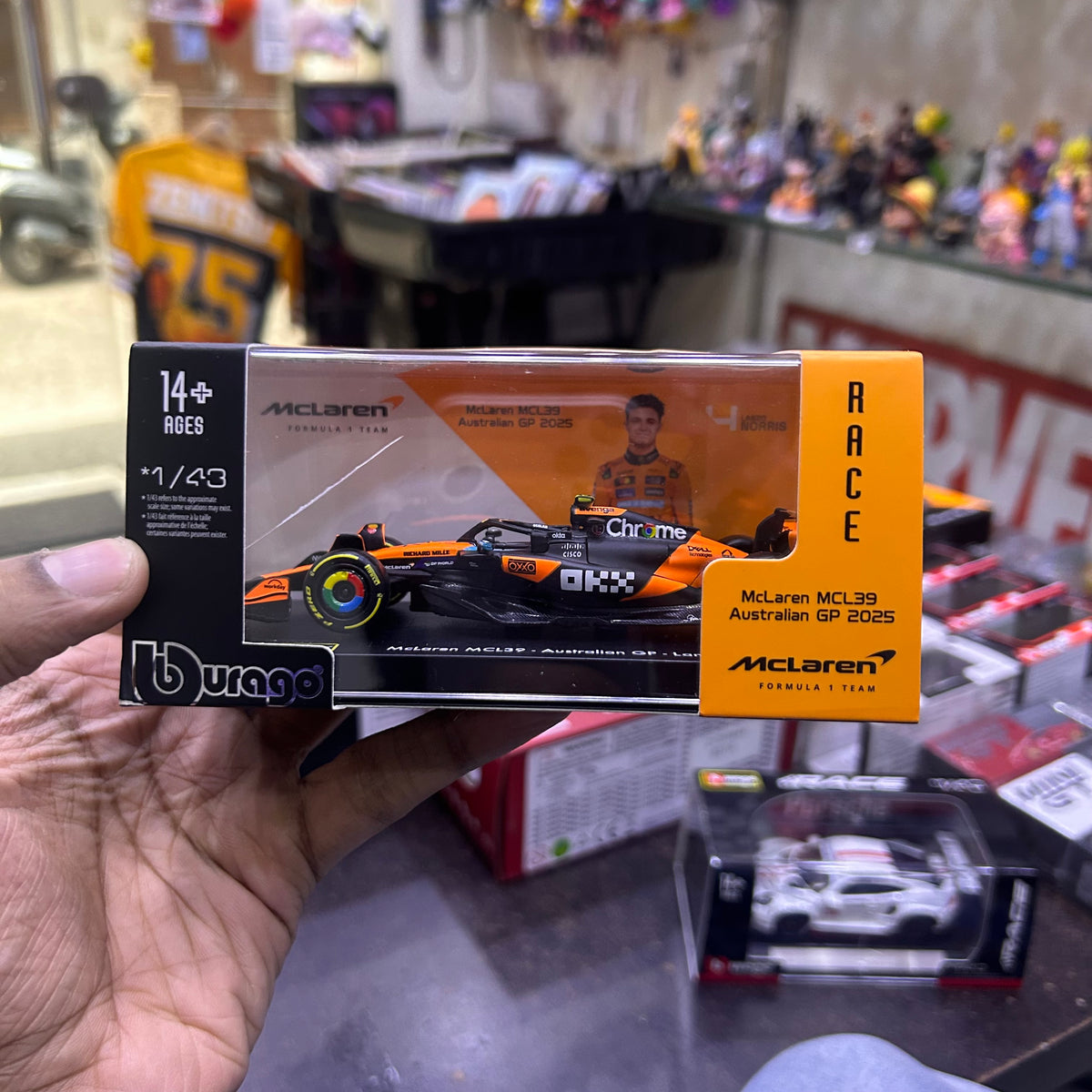 1/43 Bburago Mclaren MCL39 Lando Norris Formula 1 Car