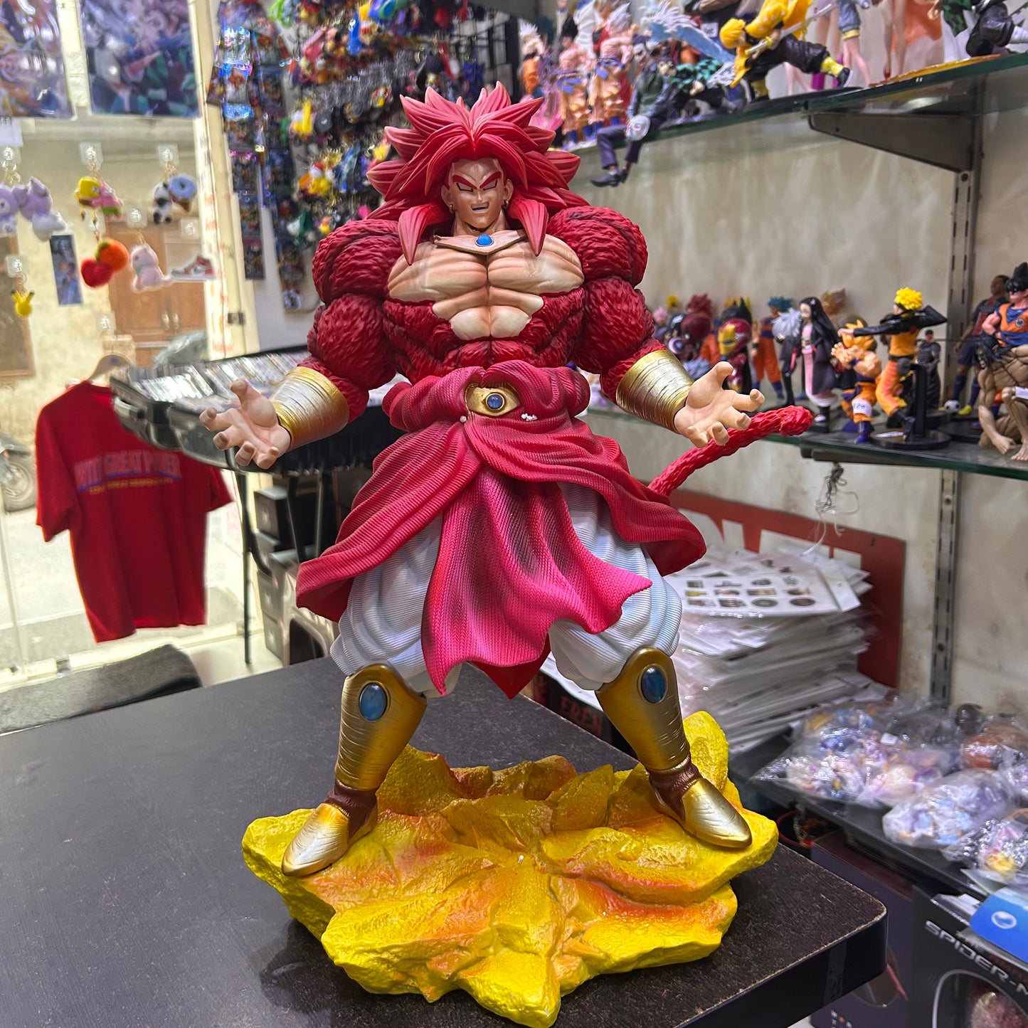 48 cm Super Saiyan 4 Broly Highly Detailed Figure - 5.7 kgs weight
