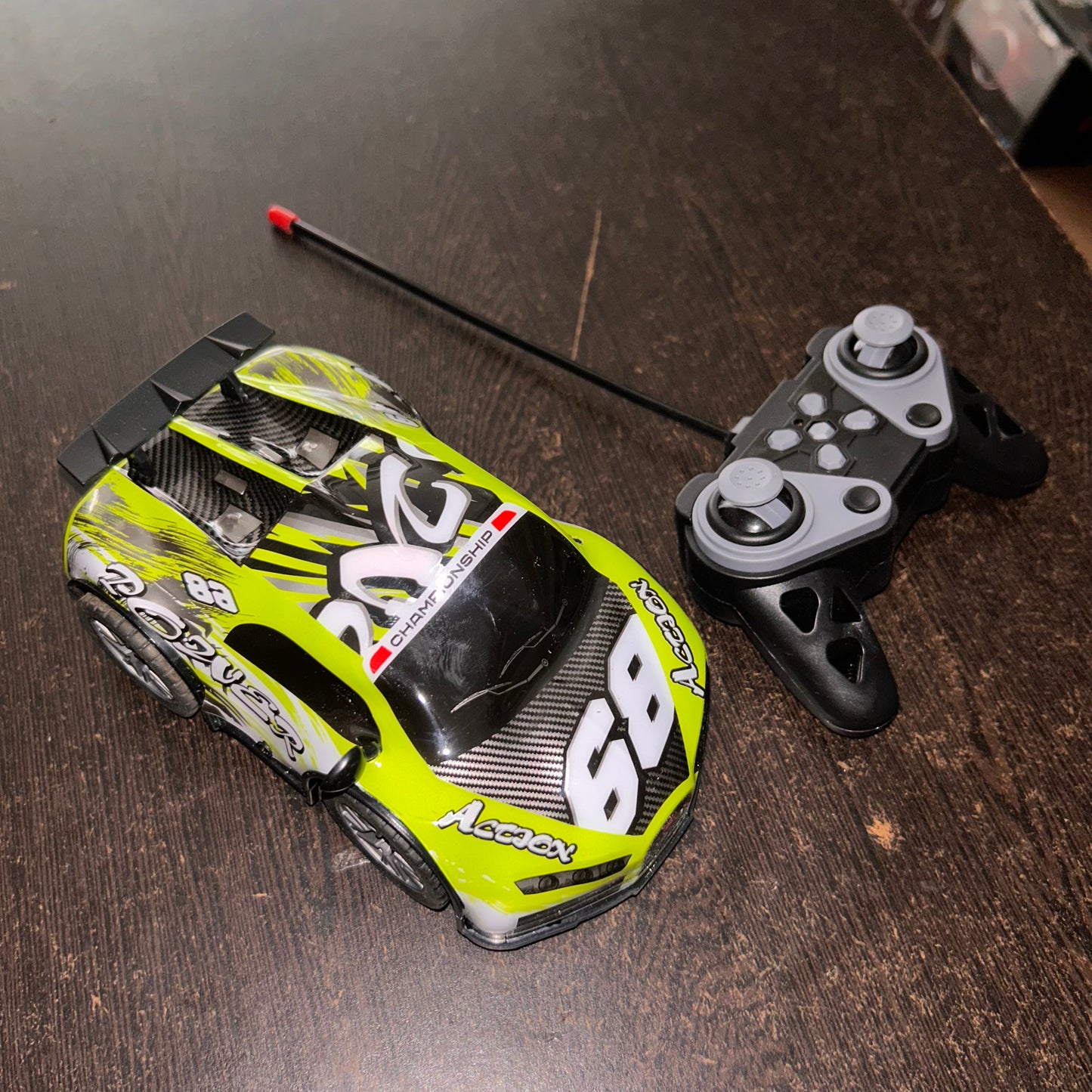 1:24 Remote Controlled Drift Car