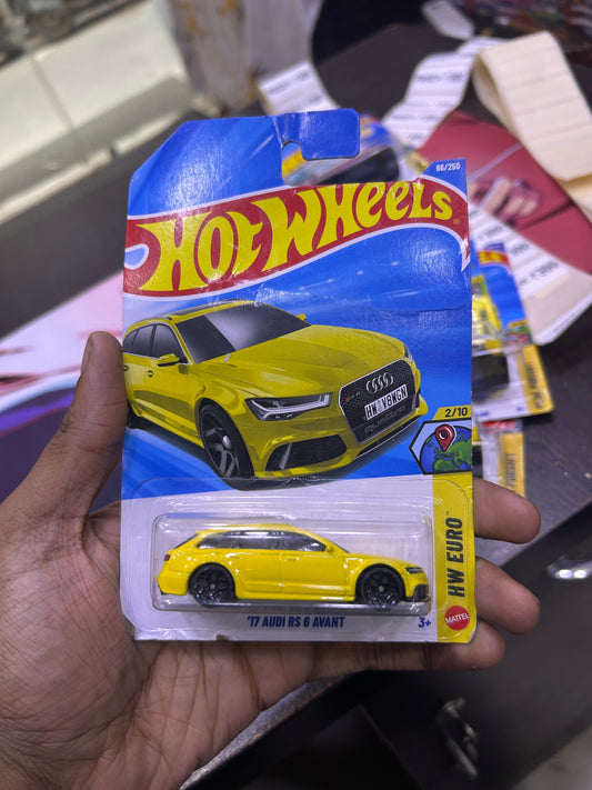 17 Audi RS Avant Hot Wheels