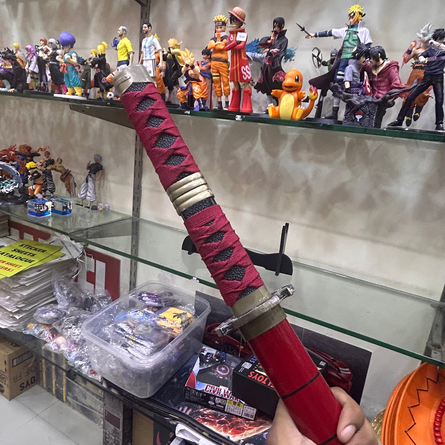 Defective Katanas (104 cm)- These were broken from the handle during shipping (bad handling by courier companies)they and are now fixed with the help of super glue and are just display pieces they DO NOT OPEN you can just put them on the stand for display