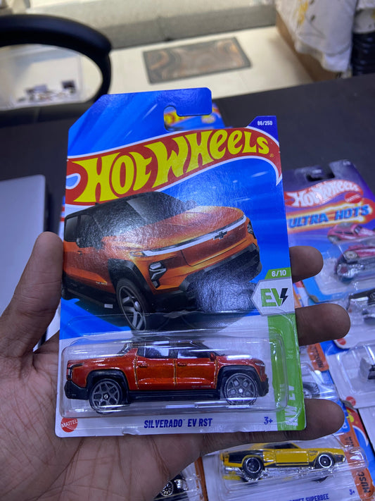 silverado ev Hot Wheels