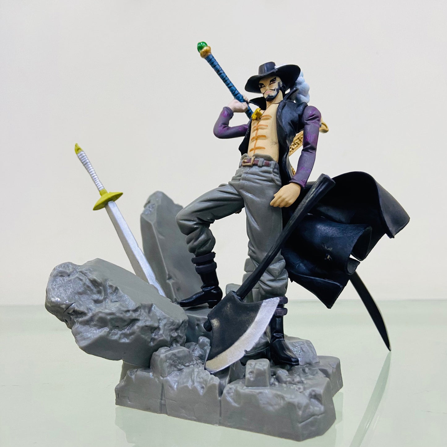 Mihawk 14cm Standing Action Figure